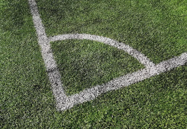 Linea Bianca Sull Erba Verde Dello Stadio Sportivo Sport Artificiali — Foto Stock