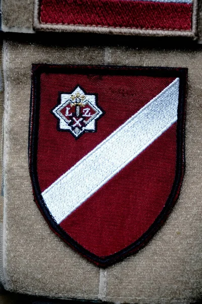 Letse Vlag Militaire Kaki Textuur Achtergrond Letse Vlag Legeruniform Militair — Stockfoto