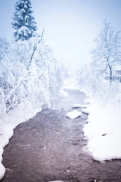 Colorido Río Montaña Fría Tarde Invierno — Foto de Stock