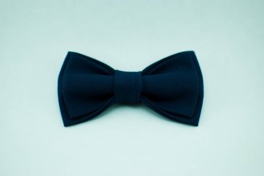 Bir şık ve iyi tasarlanmış mavi papyon beyaz bir arka plan üzerinde; izole