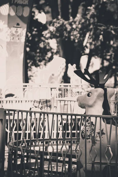 Verlaten Rotonde Carrousel Het Pretpark Zwart Wit Lviv Oekraïne — Stockfoto