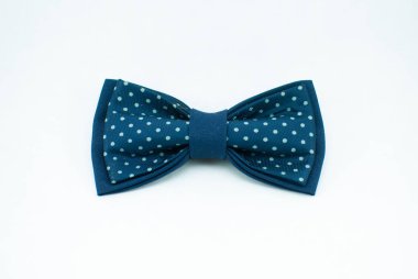 İyi tasarlanmış şık koyu mavi papyon yumuşak kumaştan yapılmış