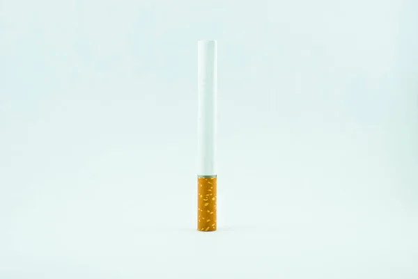 Solo Cigarrillo Aislado Blanco — Foto de Stock