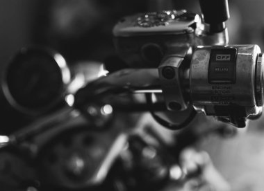 Helikopter Pano ve ölçerlerin closeup. Parlak krom ayrıntıları