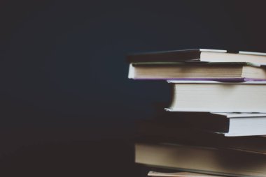 Tablo renkli kitap kule. Sayfaları closeup. Bilgi, eğitim, öğrenme ve Edebiyatı soyut kavram. Filtre