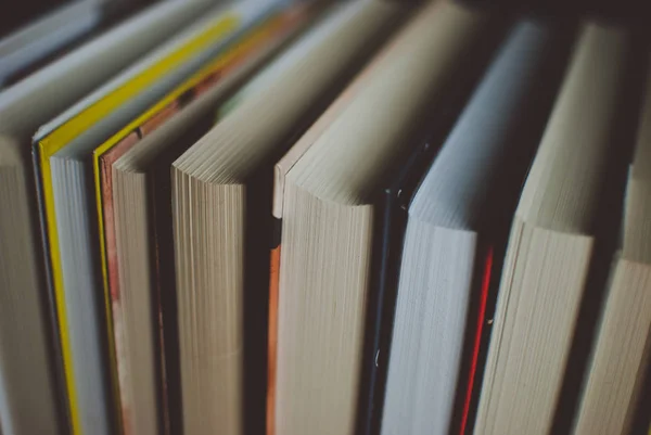 Tablo Renkli Kitaplar Koçanların Closeup Bilgi Eğitim Öğrenme Edebiyatı Soyut — Stok fotoğraf
