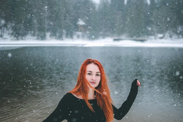 Joyful Handsome Black Eyed Redhead Girl Looking Camera Splendid Shady — Stock Photo, Image