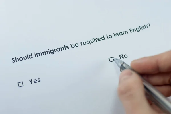 Pregunta Encuesta Debería Exigirse Los Inmigrantes Que Aprendan Inglés Respuesta —  Fotos de Stock