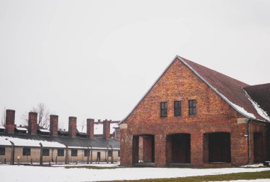 Oswiecim, Polonya - 16 Şubat 2018: Auschwitz toplama kampında blok.