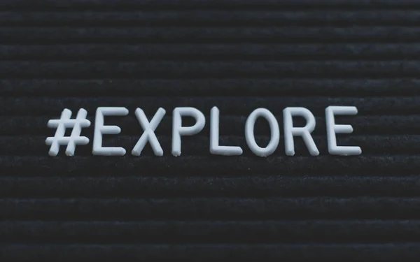 Hashtag Mot Explorer Écrit Sur Tableau Bord Lettres Blanches Sur — Photo