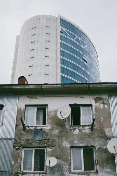 Contrast Low Income Households Modern Business Building Batumi Georgia — Stock Photo, Image