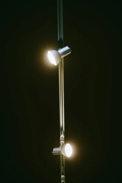 Két Projektorok Felső Árnyék Cafe Belső Háttér — Stock Fotó