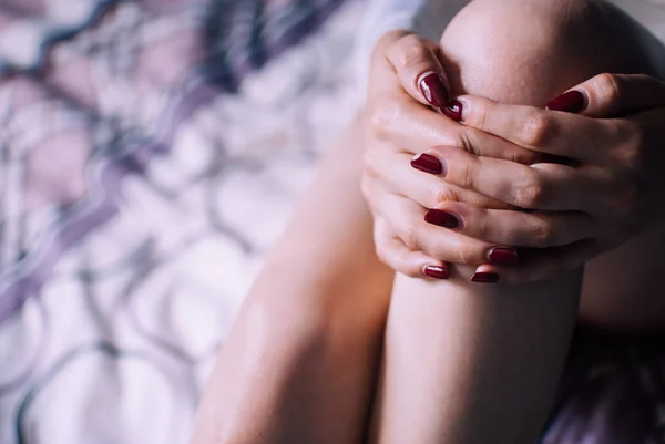 Skinny Pale Young Girl Holding Her Hands Together Fingers Crossed — Stock Photo, Image