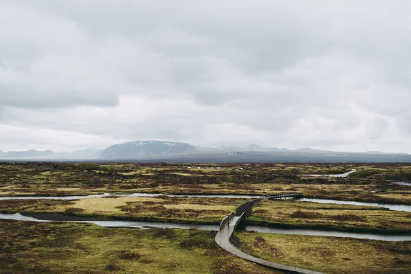 Paisajes fríos y sombríos del Parque Nacional Thingvellir en Islandia —  Fotos de Stock