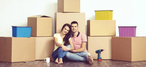 Young Loving Couple Moving New House Man Woman Tools Boxes — Stock Photo, Image