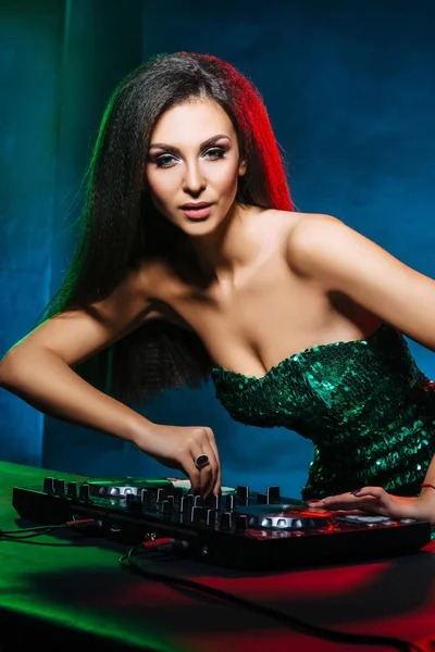 Young Attractive Beautiful Sexy Girl Playing Music Disco Party Night — Stock Photo, Image