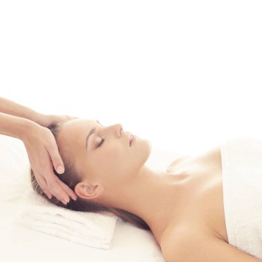 Spa güzel kadın. Rekreasyon, enerji, sağlık, Masaj ve şifa kavramı.