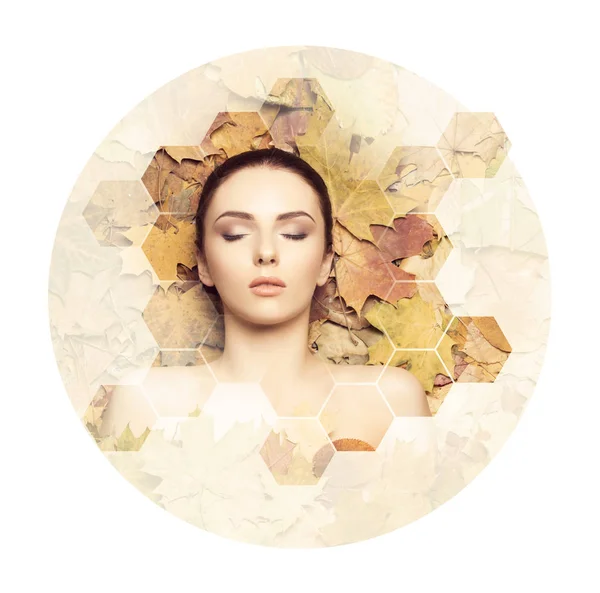 Beautiful Face Young Natural Healthy Girl Fallen Leaves Healthcare Spa — Stock Photo, Image