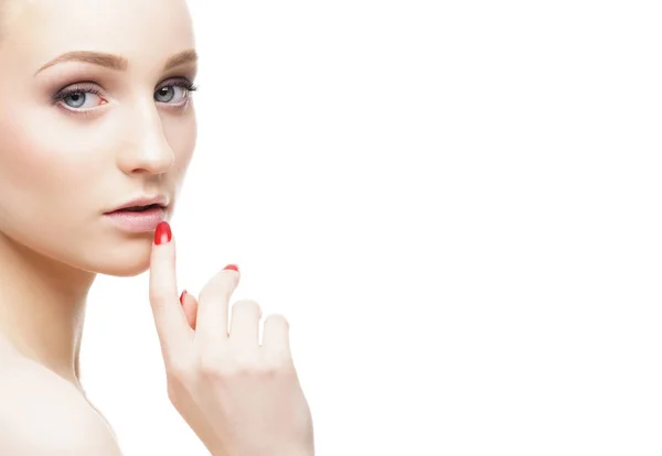 Retrato Mulher Loira Jovem Bonita Maquiagem Cosméticos Face Lifting Conceito — Fotografia de Stock
