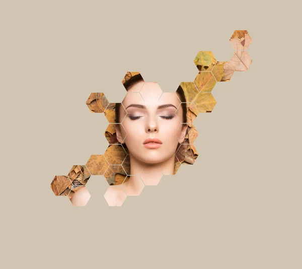 Beautiful Face Young Natural Healthy Girl Fallen Leaves Healthcare Spa — Stock Photo, Image