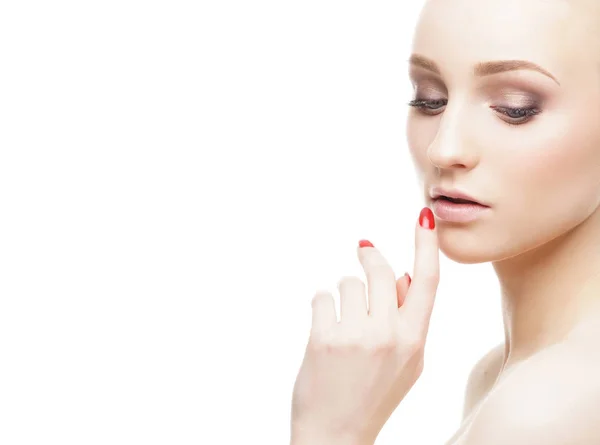 Portret Młodej Pięknej Kobiety Blond Makijaż Kosmetyki Koncepcja Podnoszenia Piękna — Zdjęcie stockowe