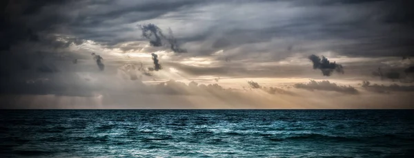 シャム湾の日の出 美しい日の出や夕日を背景 — ストック写真