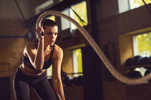 Fit Sporty Athletic Sportswoman Working Gym Womantraining Using Battle Ropes — Stock Photo, Image