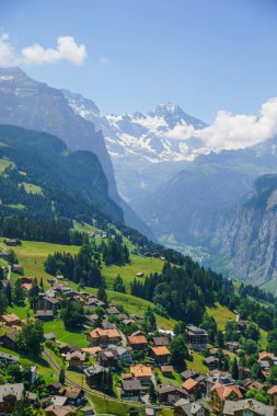 Dağ doruklarına landskape arka plan. Lauterbrunnen, Jungfrau, Bernese highland. Alpler, turizm yolculuk yürüyüş kavramı