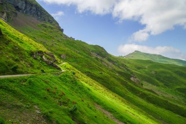 Dağ doruklarına landskape arka plan. Jungfrau, Bernese highland. Alpler, turizm, seyahat ve macera kavramı hiking