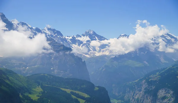 Szczyty Alp Krajobraz Tła Lauterbrunnen Jungfrau Berneńskie Highland Alpy Turystyka — Zdjęcie stockowe