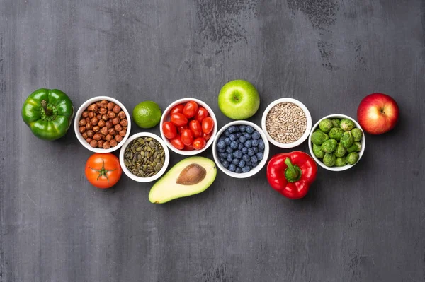 Hälsosamma Matingredienser Färska Grönsaker Frukt Och Supermat Näring Kost Veganskt — Stockfoto