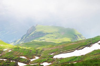 Dağ doruklarına arka plan manzara. Jungfrau, Bernese highland. Alpler, turizm, dağlar kavram hiking yolculuk