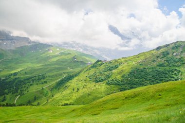 Dağ doruklarına arka plan manzara. Jungfrau, Bernese highland. Alpler, turizm yolculuk yürüyüş kavramı