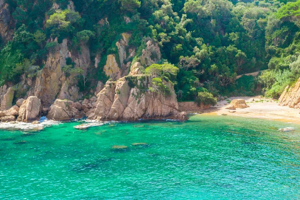 Prachtig Uitzicht Baai Van Exotische Kust Een Blauwe Lagune Catalonië — Stockfoto