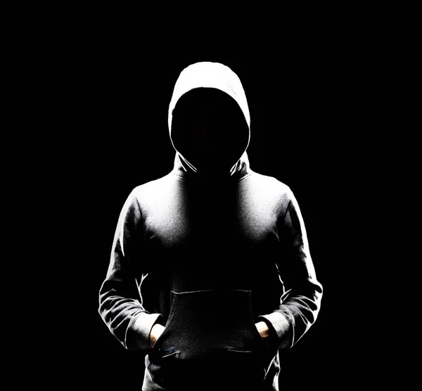 Портрет Компьютерного Хакера Толстовке Затемненное Темное Лицо Воровство Данных Интернет — стоковое фото