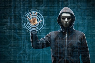 Maske ve kapüşonlu ikili arka plan üzerinde bilgisayar korsanı. Gizlenmiş karanlık yüzü. Veri hırsız, internet dolandırıcılık, darknet ve siber güvenlik kavramı.