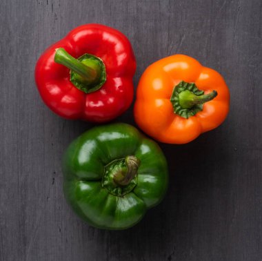 Maddeleri yeme sağlıklı: taze sebze, meyve ve superfood. Beslenme, diyet, vegan gıda kavramı