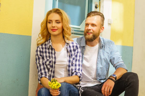 Man Gives Flowers His Girlfriend Couple Have Dating Outdoor Love — Stock Photo, Image