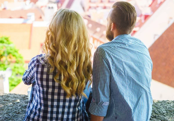 Jonge Verliefde Paar Reizen Naar Tallinn Man Vrouw Een Uitzichtpunt — Stockfoto