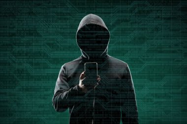 Maske ve kapüşonlu ikili arka plan üzerinde bilgisayar korsanı. Gizlenmiş karanlık yüzü. Veri hırsız, internet dolandırıcılık, darknet ve siber güvenlik kavramı.