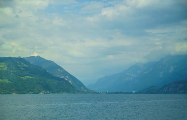 Alp zirveleri manzara arka plan. Jungfrau, Bern yaylası. Alpler, turizm, yolculuk, yürüyüş konsepti Interlaken Bernese yaylası