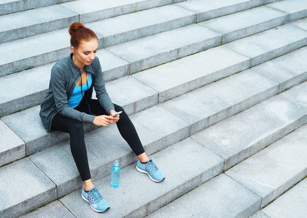 Young Fit Sporty Brunette Girl Sportswear Woman Doing Sports Outdoor — Stock Photo, Image