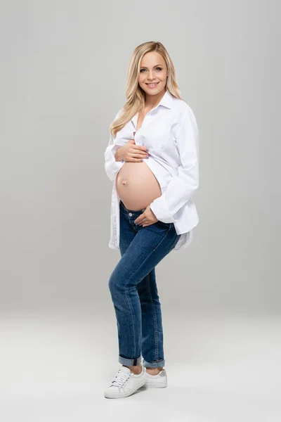Jonge Zwangere Vrouw Studio Mooie Maag Zwangerschap Kinderopvang Concept — Stockfoto