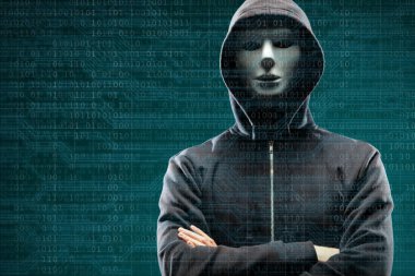 İkili kod ile dijital arka plan üzerinde tehlikeli hacker. Gizlenmiş karanlık yüz maskesi ve hood. Veri hırsız, internet saldırı, darknet dolandırıcılık, sanal gerçeklik ve siber güvenlik kavramı.
