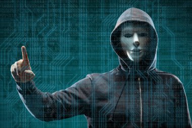 Maske ve kapüşonlu ikili arka plan üzerinde bilgisayar korsanı. Gizlenmiş karanlık yüzü. Veri hırsız, internet dolandırıcılık, darknet ve siber güvenlik kavramı.