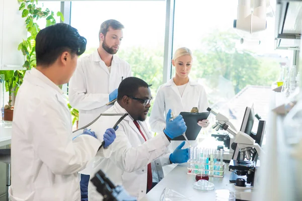 Scientist Students Working Lab Doctor Teaching Interns Make Blood Analyzing — Stock Photo, Image