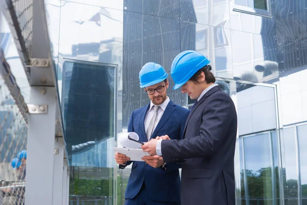 Real Estate Developers Helmets New Office Construction Confident Business Men — Stock Photo, Image