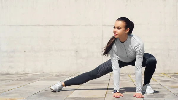 Jovem Esportiva Morena Treinando Livre Conceitos Fitness Desporto Estilo Vida — Fotografia de Stock