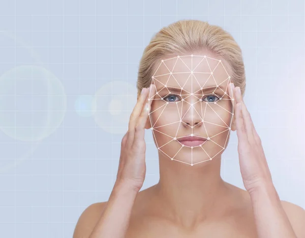 Лицо Красивой Девушки Сканирующей Сеткой Лице Face Безопасность Распознавание Лиц — стоковое фото