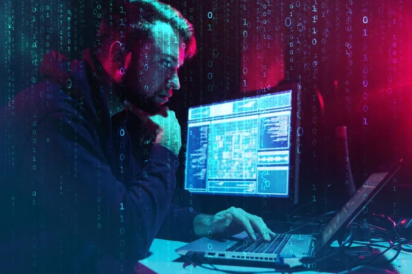Hacker Feltöri Szervert Több Számítógéppel Fertőzött Víruszsaroló Programmal Számítástechnikai Bűnözés — Stock Fotó